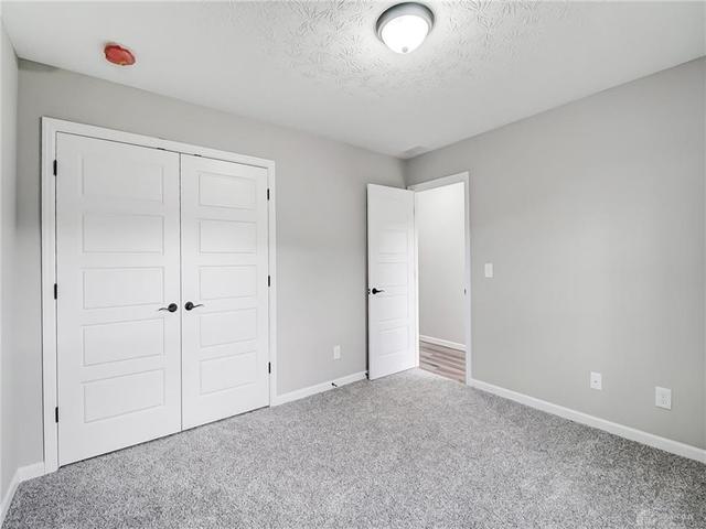 933030
