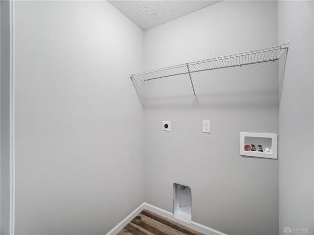 933030