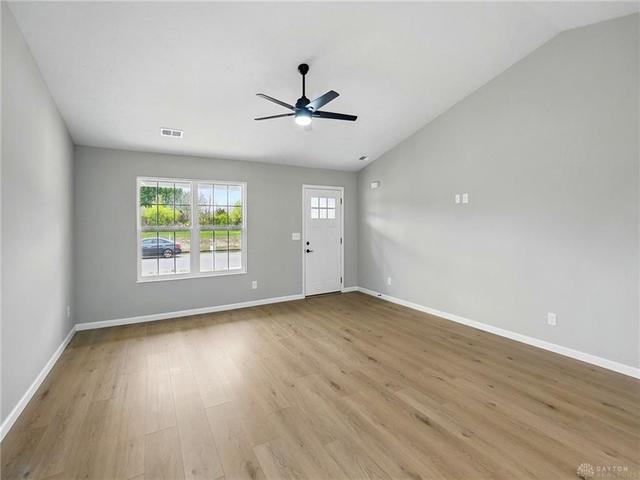 933057