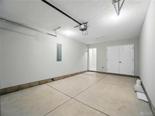 933023